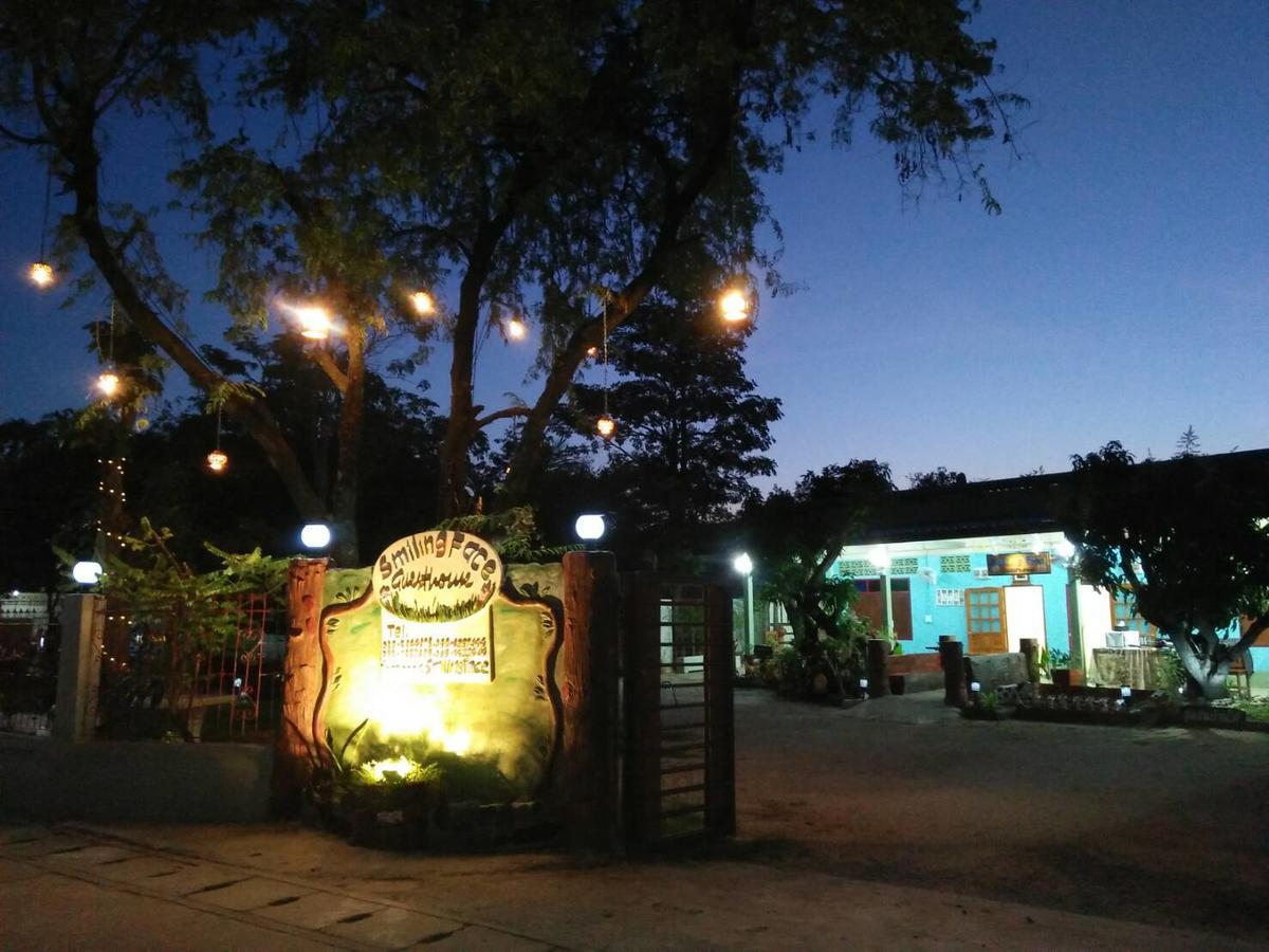 Smilingface Guesthouse Sukhothai Zewnętrze zdjęcie